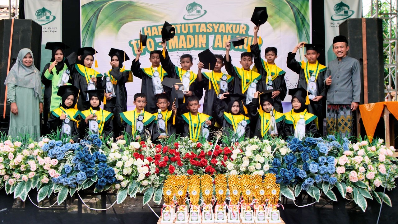 Pembagian Apresiasi Peserta Wisuda #2