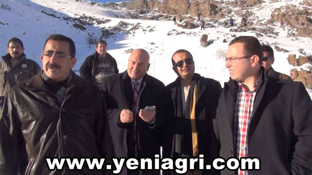 Tahir Beldesinde Yaban Hayvanlar İçin Yiyecek Bırakıldı