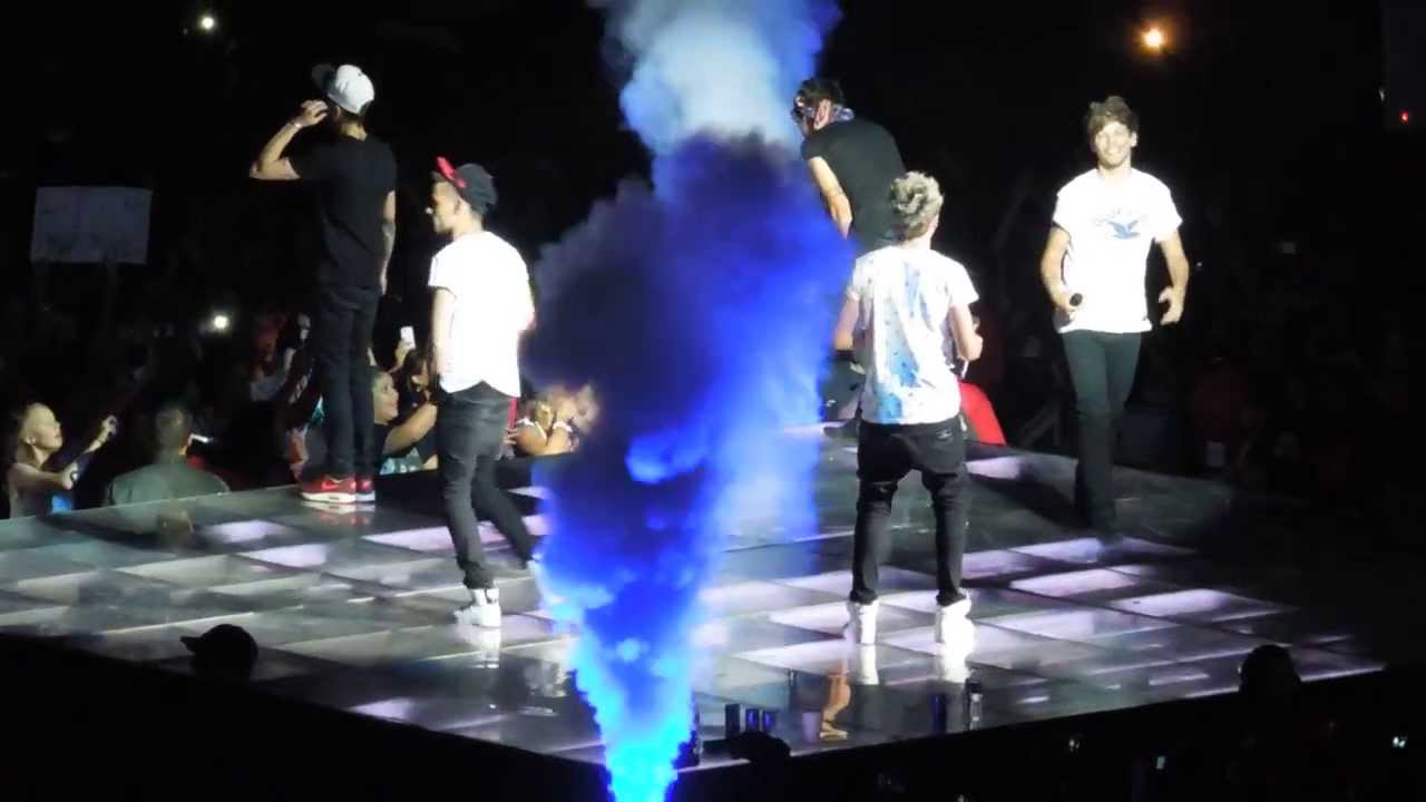 One Direction - One Way Or Another HD - Los Angeles Aug. 10, 2013