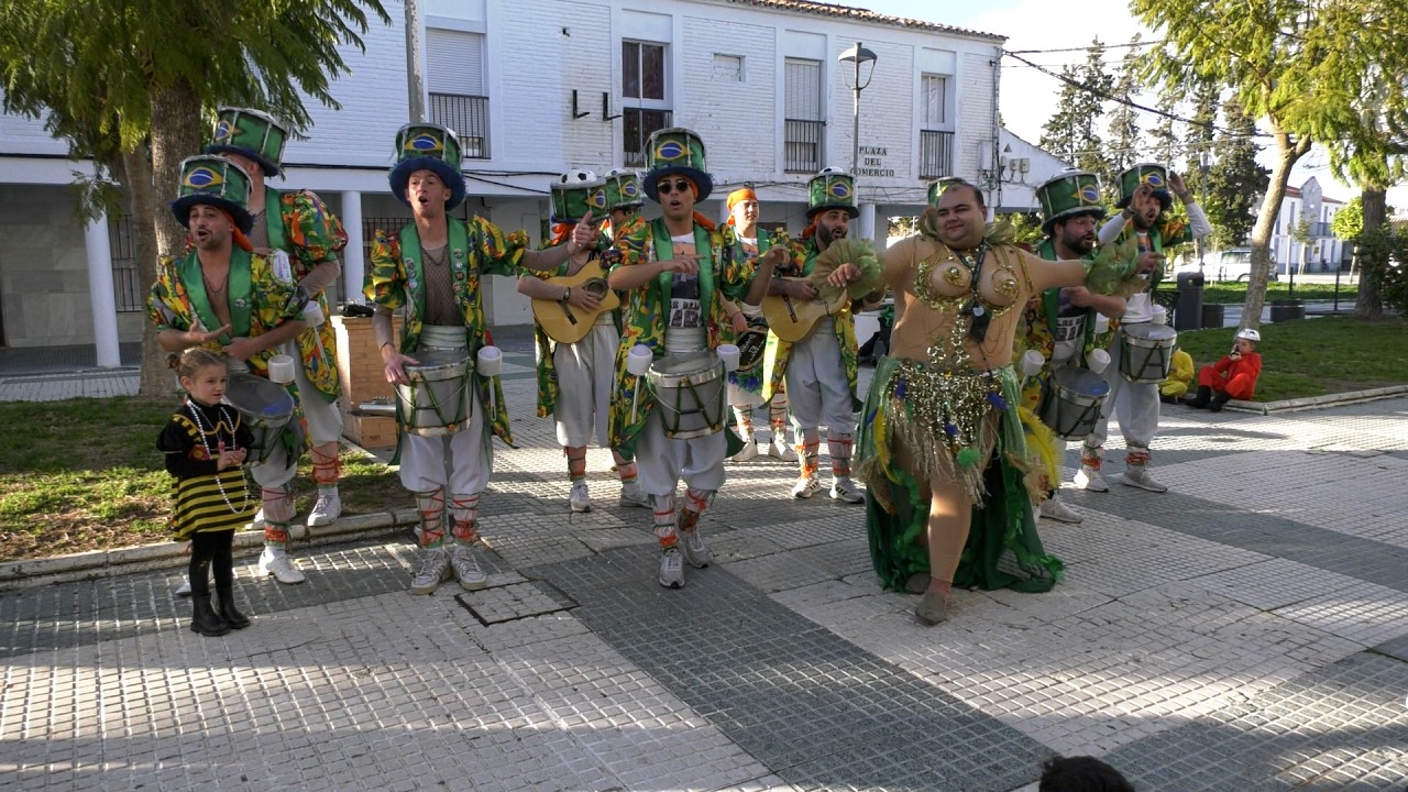 Sábado de Carnaval en El Trobal, Los Chapatales y Plaza de Cuba