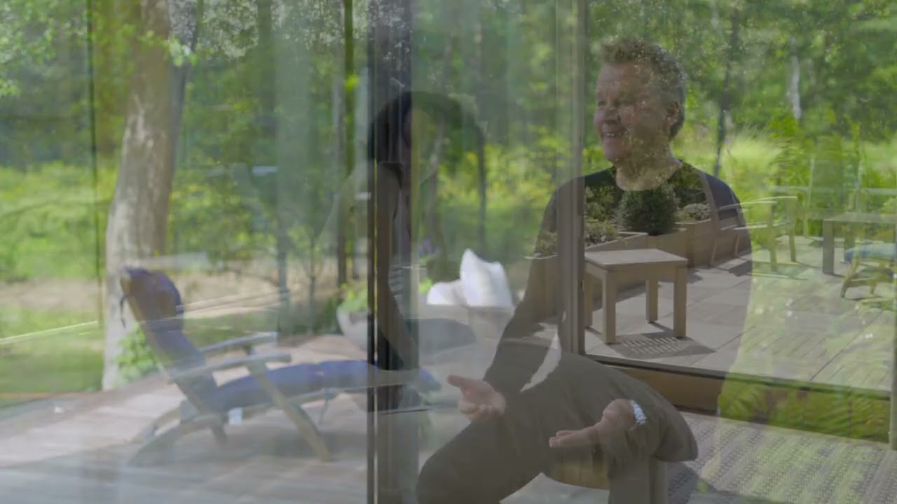 Glass house VS1 house by VS1 system innovation glass llc