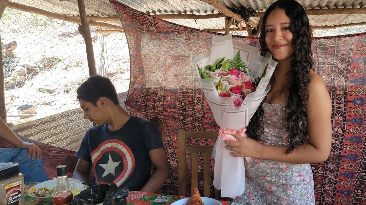 MIREN LA ALEGRIA DE DANY AL RESIBIR SU RAMO EN SAN VALENTIN 