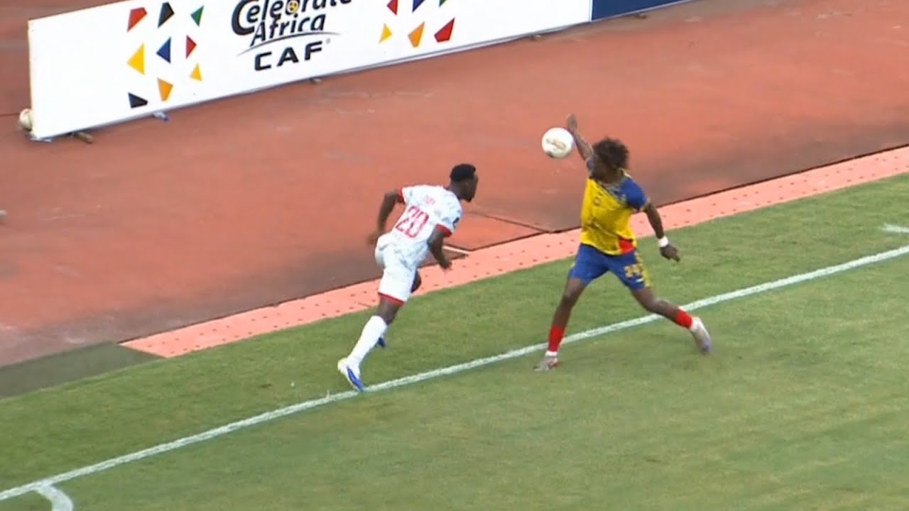 Anicet Oura Ameingia na kusawazisha goli dhidi ya Petro Atletico de Luanda | OURA ni zaidi ya player