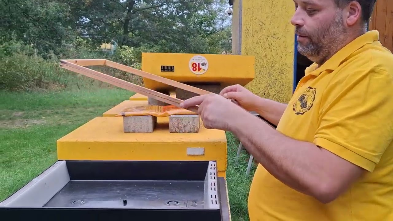 Jiř&iacute; a Včely - 10. Jak krmit včely