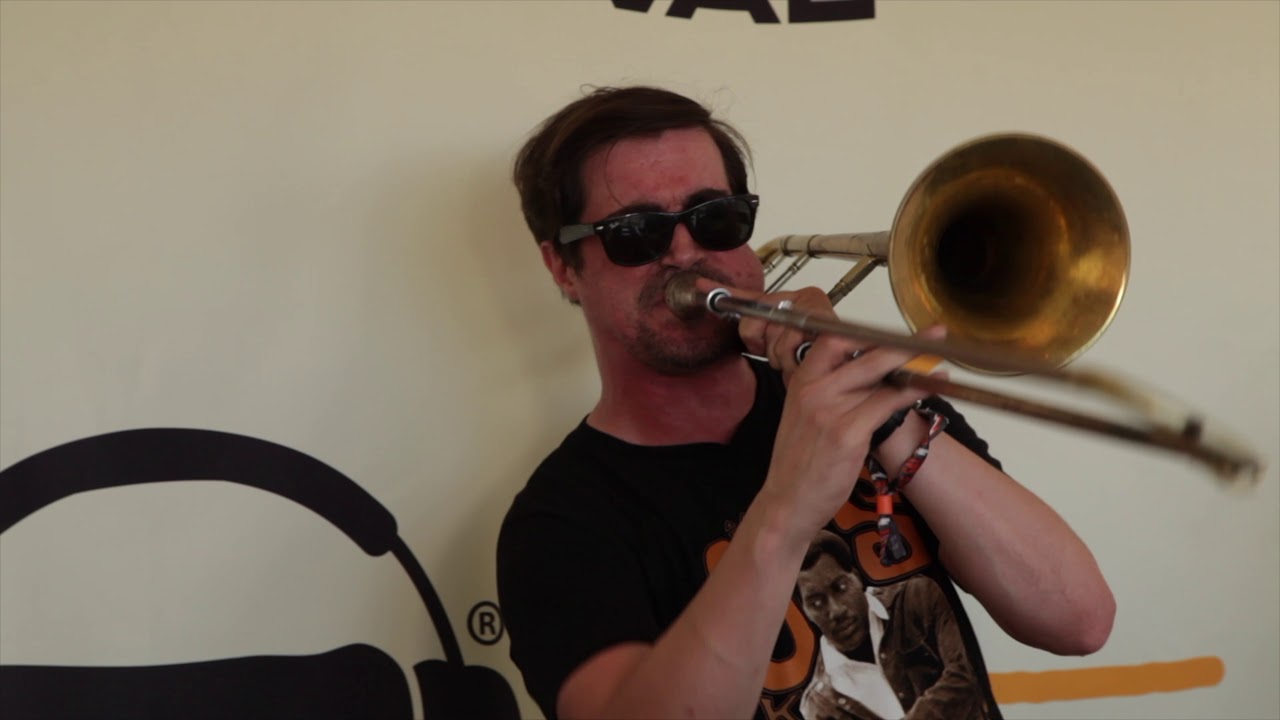Ikebe Shakedown performs 