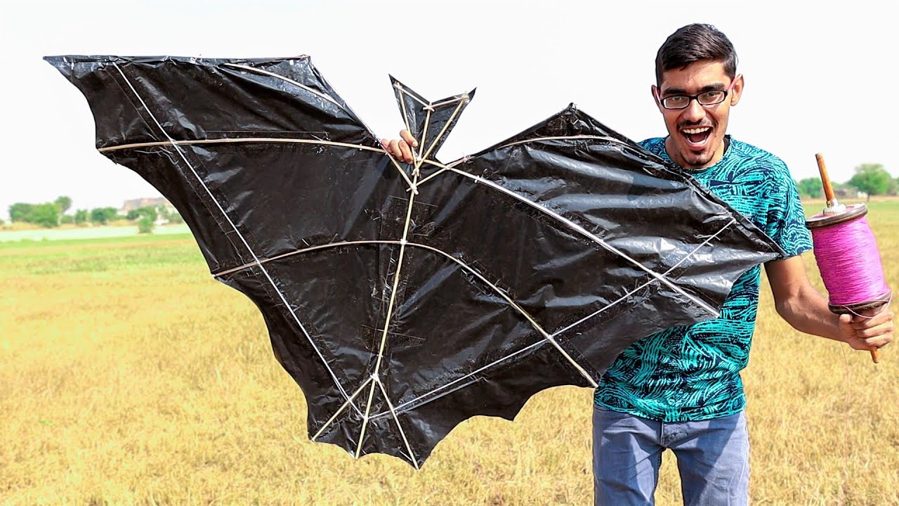 Making & Flying Large Bat Kite | चमगादड़ वाली बड़ी पतंग | Wow
