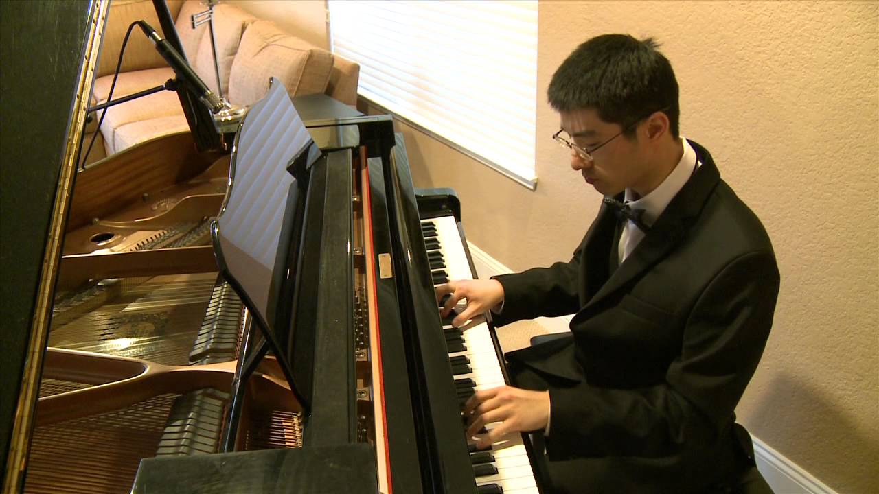 Hype The Time Quest - Boss on piano