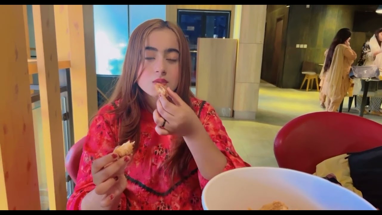 Mini vlog KFC larkana #popular #vlogs #larkana #subscribe #viralvideo #hoorjunejo #hoor