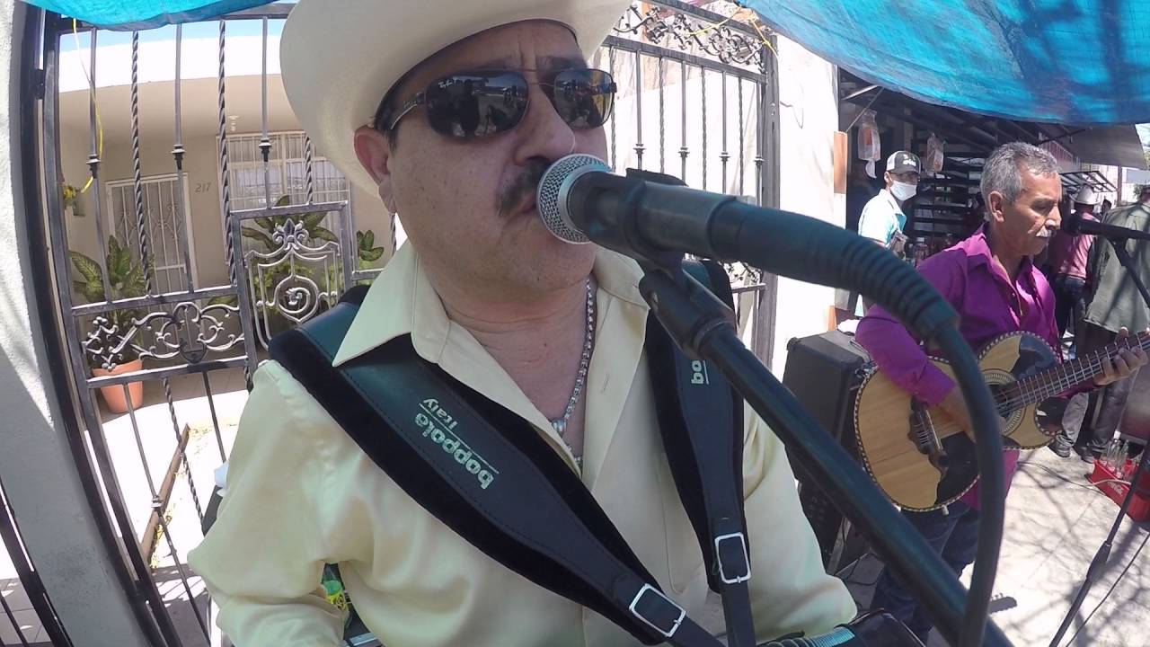 La Rubia del Moño Negro - Fabian Gómez