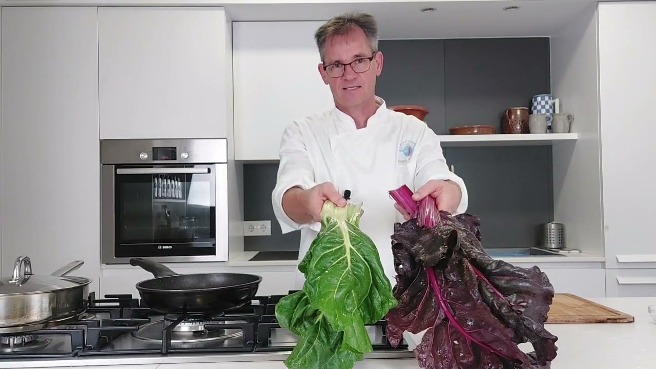 SALTEADO de ACELGAS con PIPAS DE GIRASOL y PASAS cocina de otoño e invierno