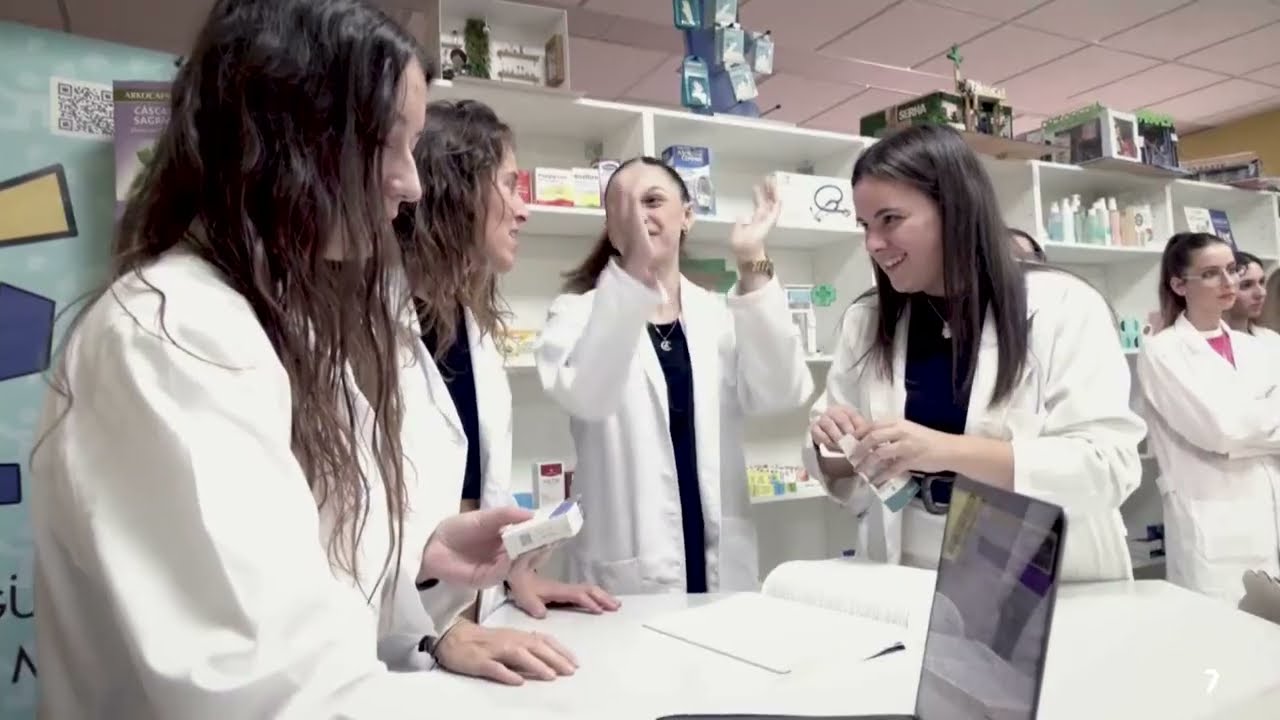 Empléate de la 7 nos visita - Formación Profesional en Farmacia y Parafarmacia de Las Claras 2023