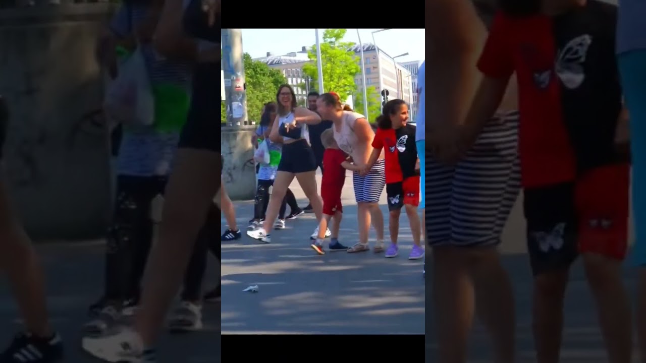Epic Moving Statue😲 Prank#shorts #livingstatueprank #statueprank #hilariousreaction #prank #cowboy