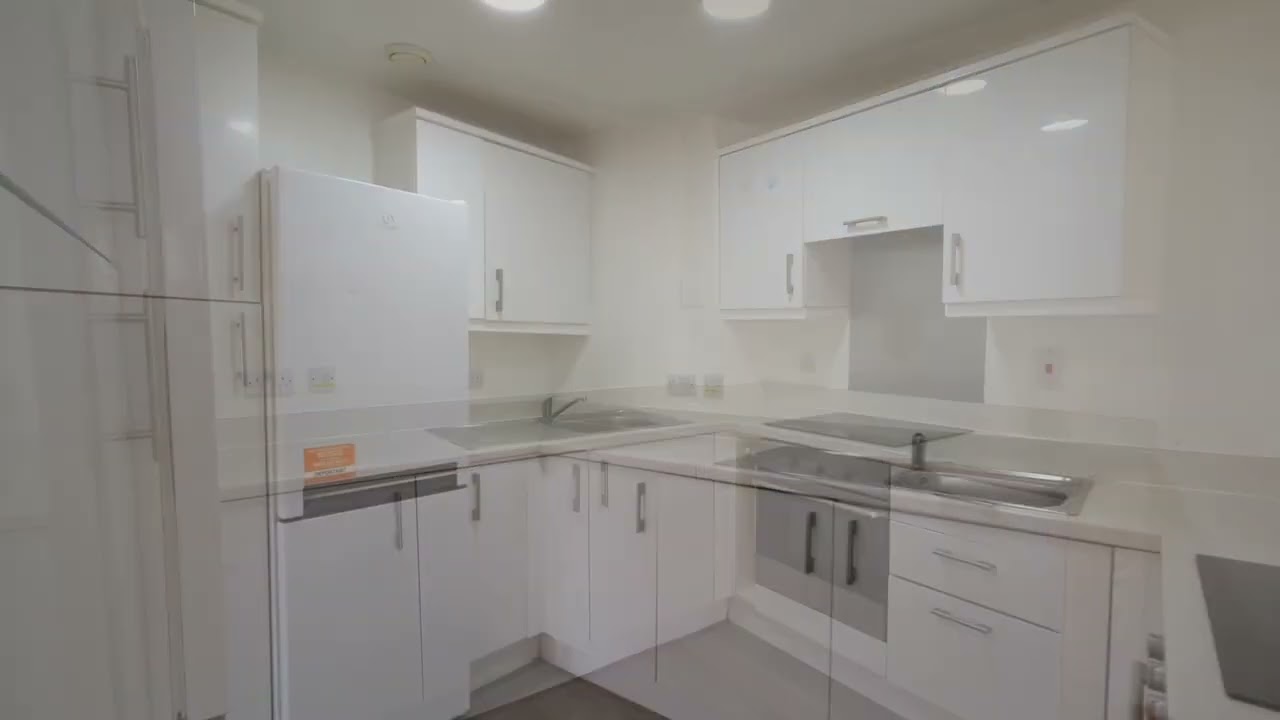 FOR SALE: ONE BEDROOM FLAT, ELTHAM , SE9 *****CHAIN FREE***** GUIDE PRICE &pound;249,995