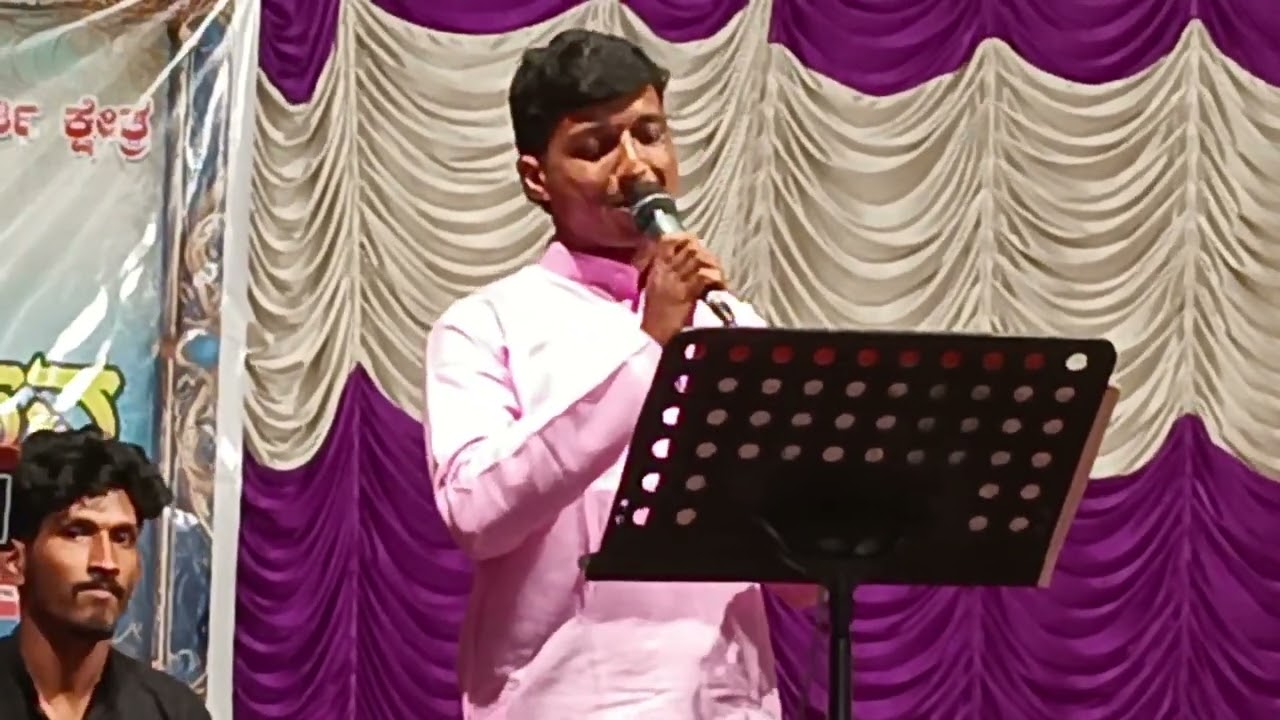 SINGER: VINAYAKUMAR KALIYATHE 