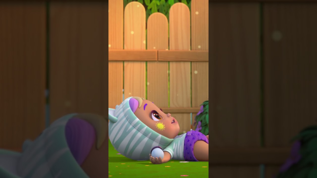 Heroic Moves by Wandy! 🐣 Watch Her Save the Egg! 🏅