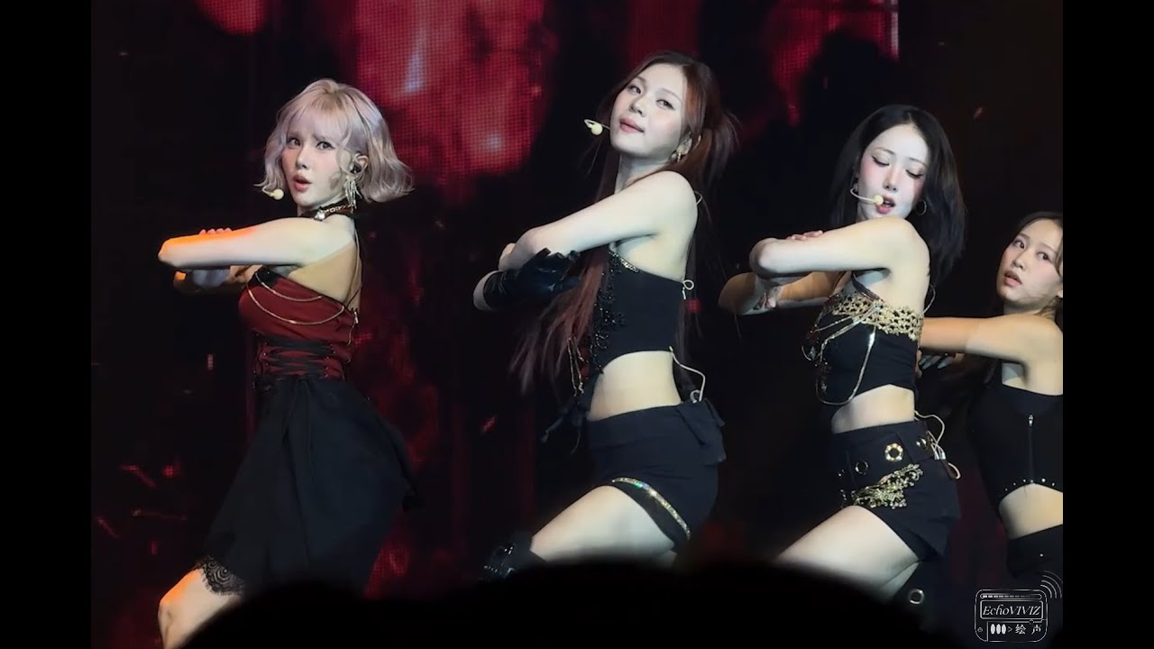 VIVIZ(비비지) - ' Shhh! ' fancam 251018@ WORLD TOUR [NEW LEGACY] in HONGKONG D1