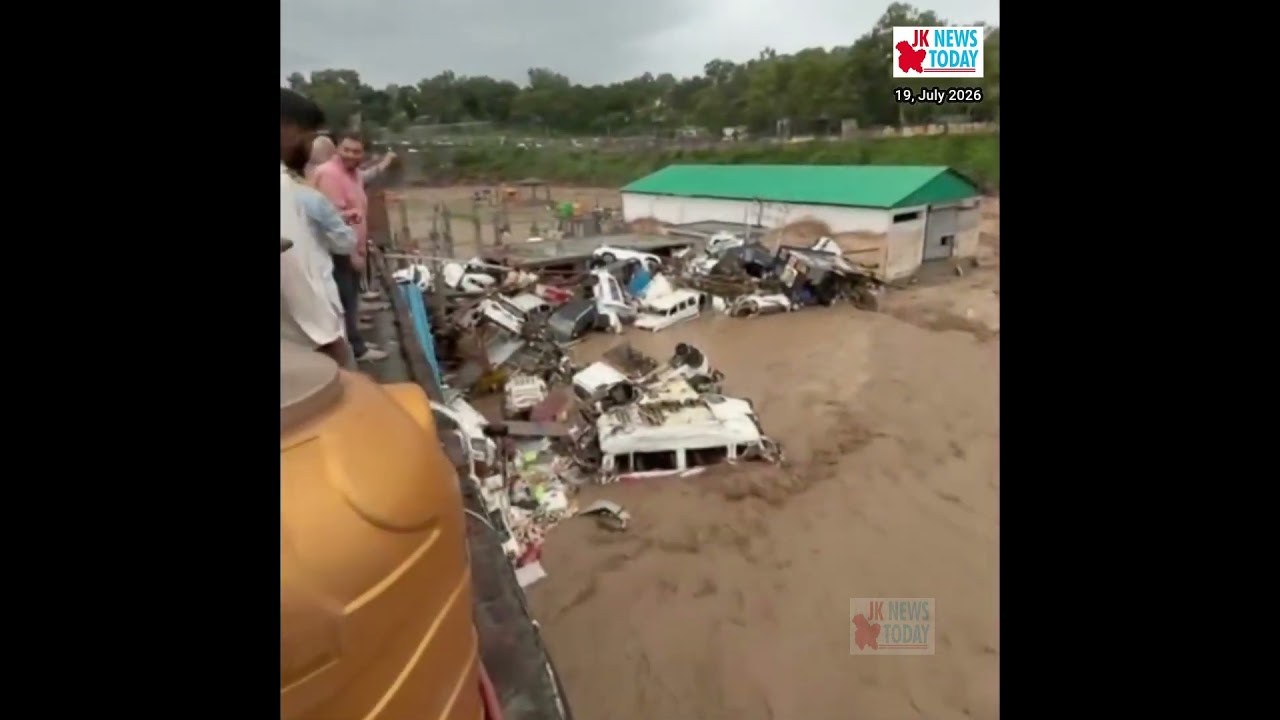 Devastating floods hit Rajouri, dozens of vehicles washed away | JK News Today