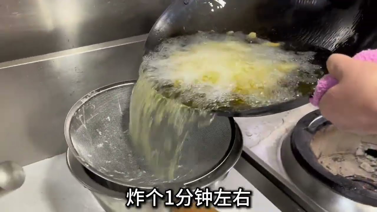 五星级酒店厨师应聘，来到到店里就把锅砸了！老板会同意留下他吗