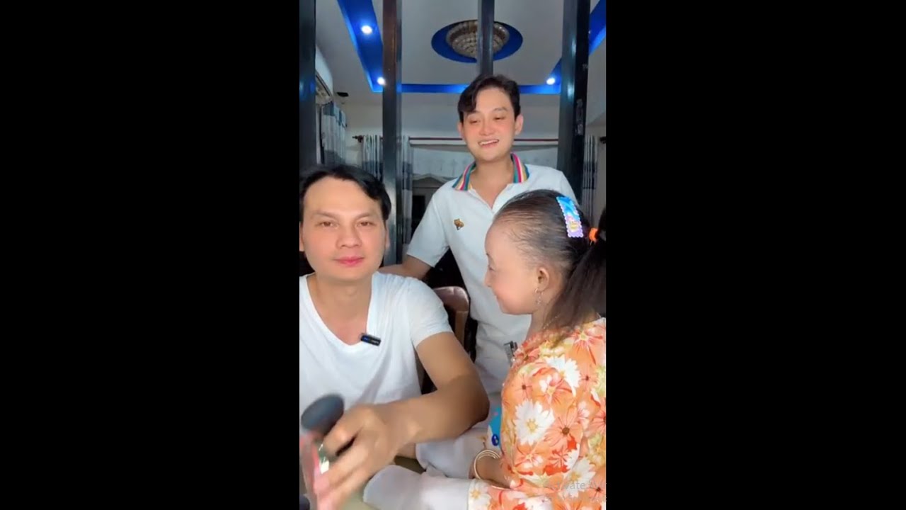 NSUT Kim Tiểu L&ograve;ng C&ugrave;ng C&ocirc;ng Ch&uacute;a Kim Tiểu Ly Live n&egrave; b&agrave; con , ng&agrave;y 14 th&aacute;ng 03 năm 2024