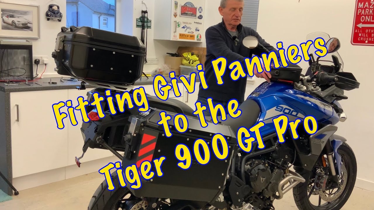 Triumph Tiger 900 GT Pro — установка рамы Givi Pannier