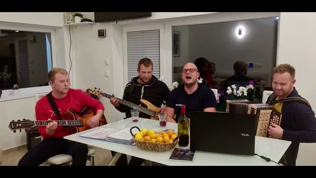 Ansambel Naveza - Ko bo lunca z neba zasijala (Ansambel Lojzeta Slaka) #live