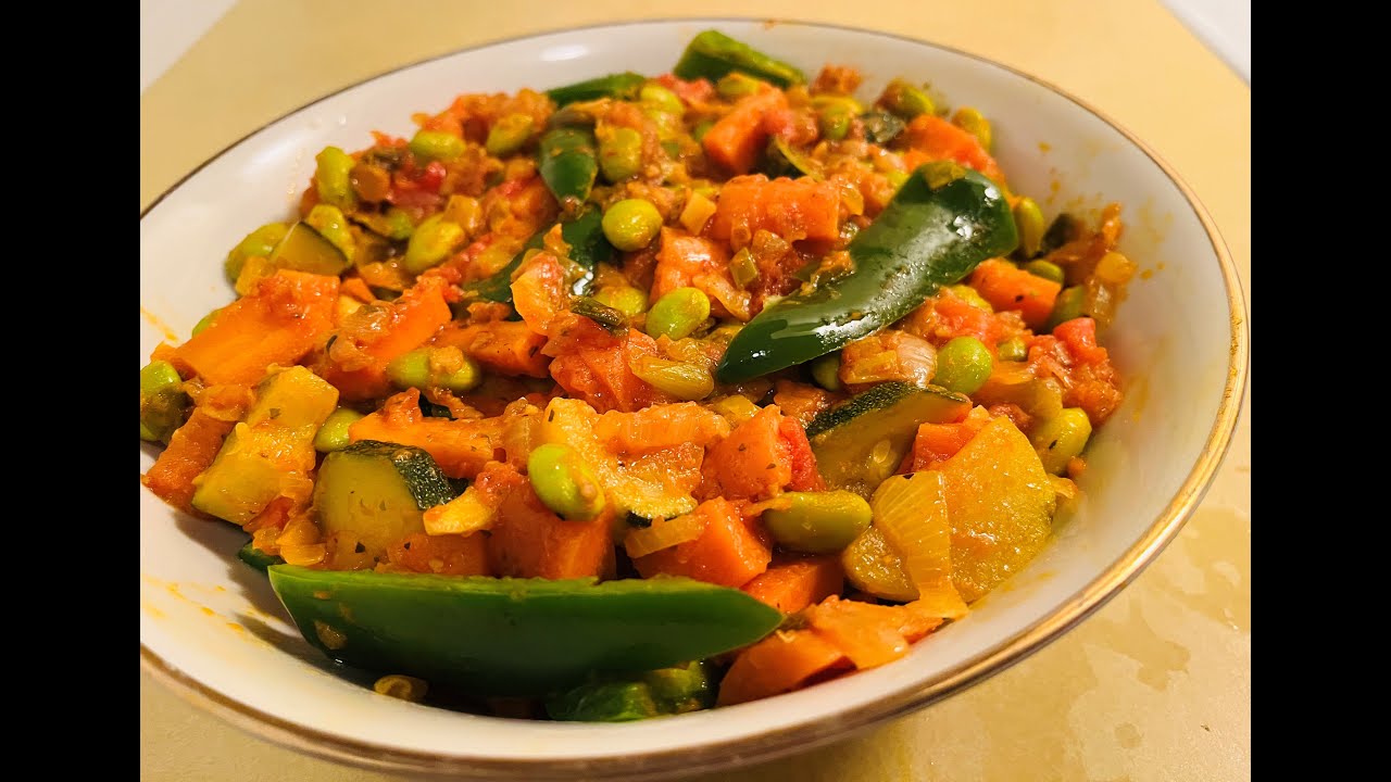 Edamame Soy bean Stew with Zucchini, Tomatoes,  Carrot:   አኩሪ አትር ወጥ በዝኩኒ ቲማቲም ካሮት