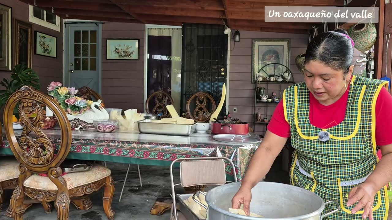 300 tamales para el 2 de febrero y un atole blanco para degustar 