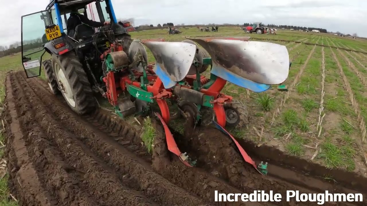 2004 Valtra A95 4.4 Litre 4-Cyl Diesel Tractor (98 HP) with Kverneland Plough