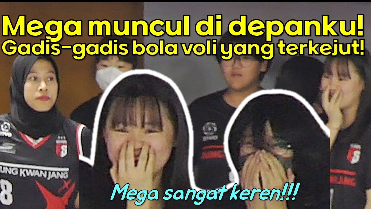 Mega melihat reaksi para gadis di depan matanya!!