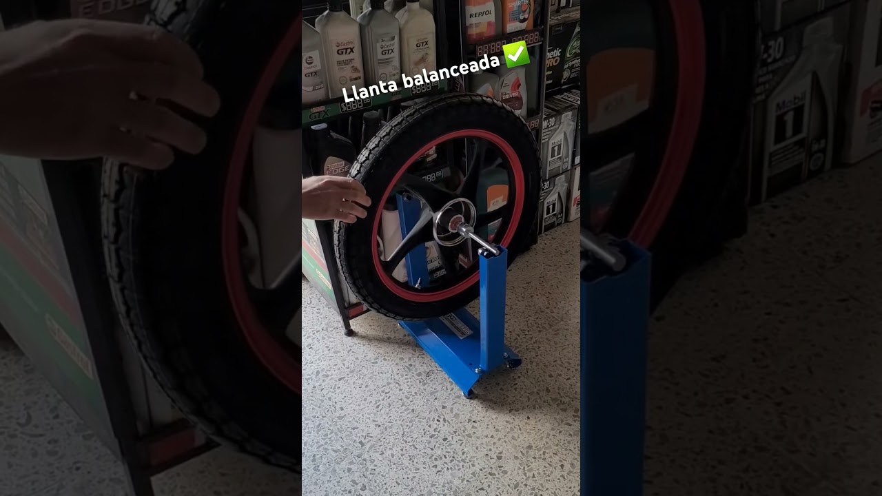 Balanceo de llanta de moto con equilibradora #balanceo #moto #motorcycle #tire #balancing