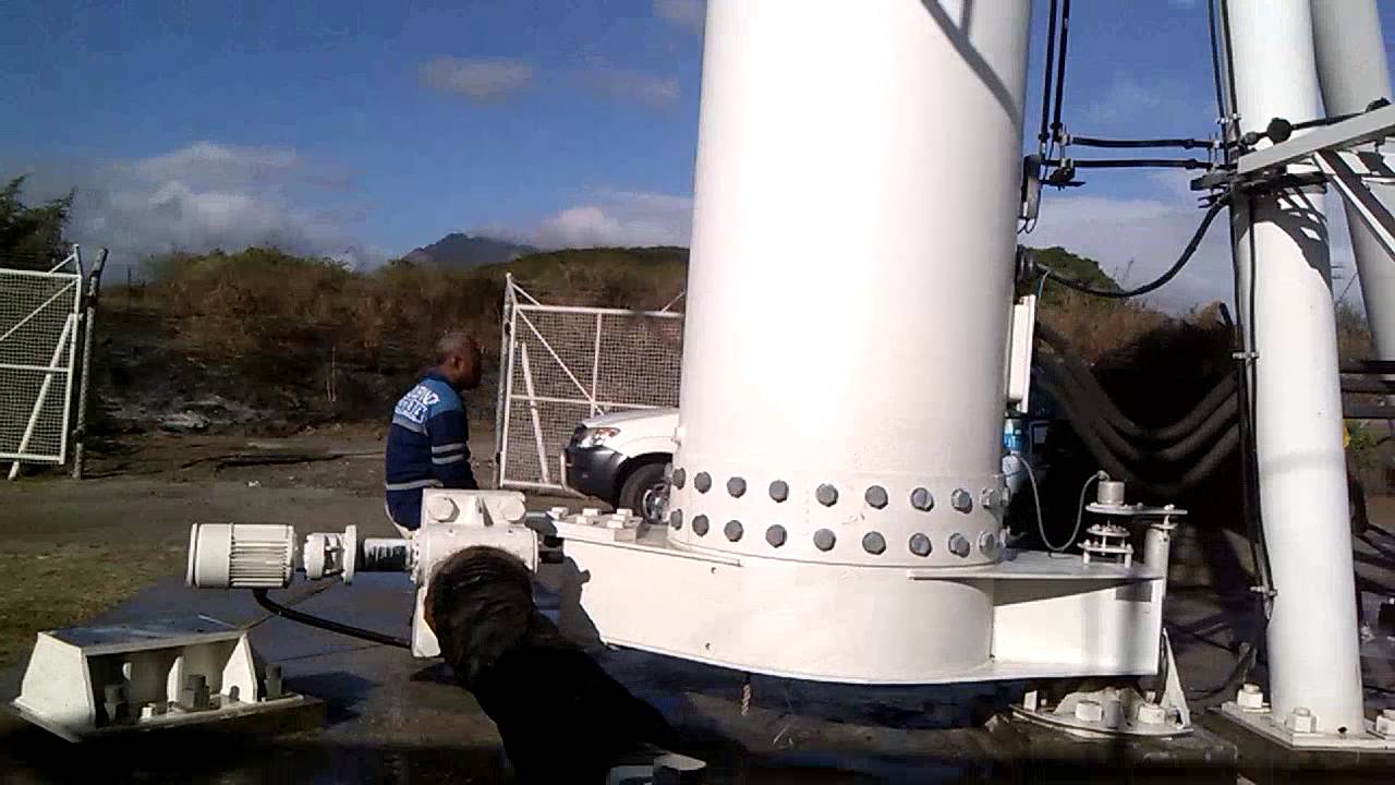 Yaqara satellite earth station antenna maintenance