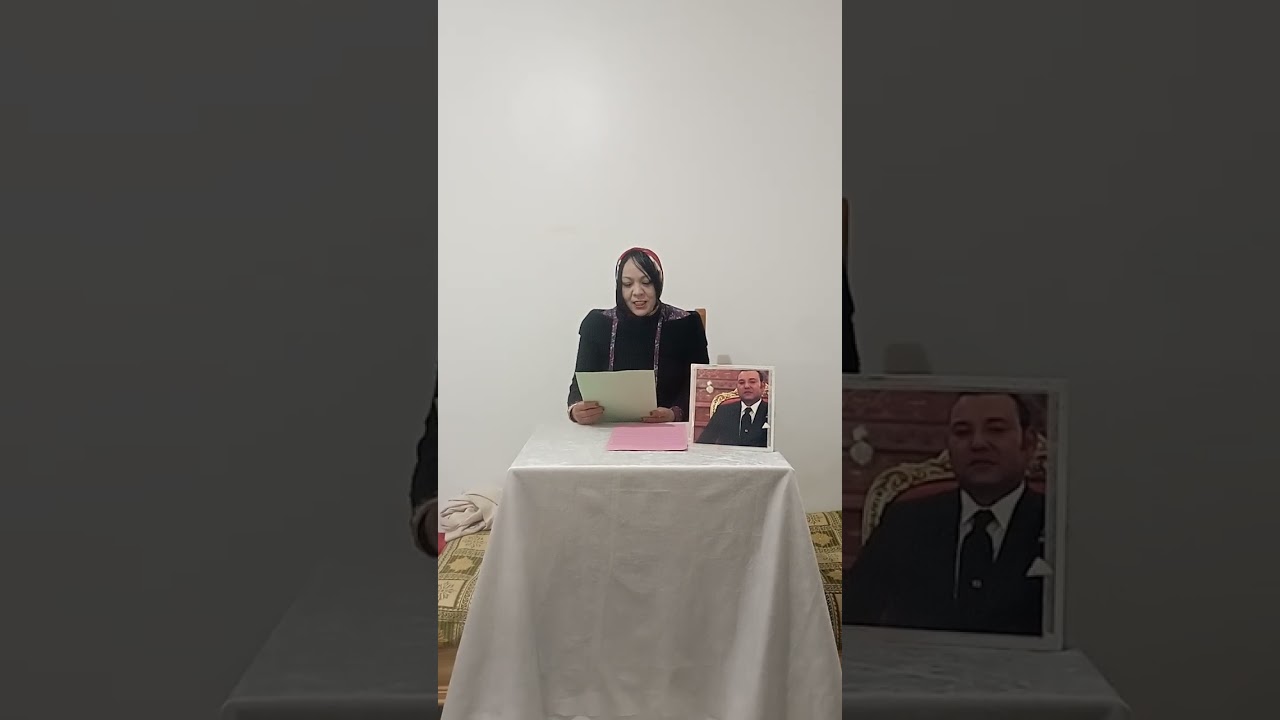 تدخل طريف للقط كريبد أثناء تصوير الفيديو هههه
