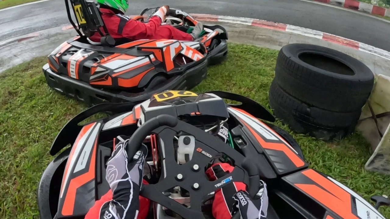 7 Mins of Battling KF1 Sodi Karts In the Wet (PURE CHAOS)