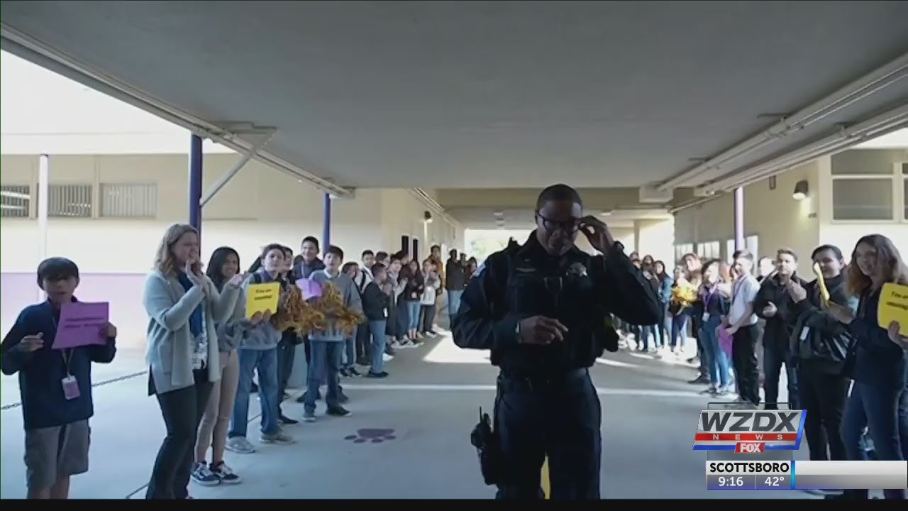 School Resource Officer receives heartwarming farewell from students
