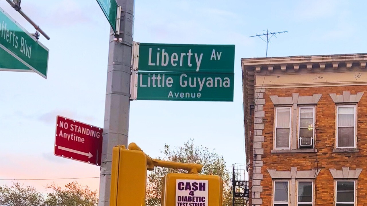 Walking on Liberty Av, Little Guyana, Queens #NewYork