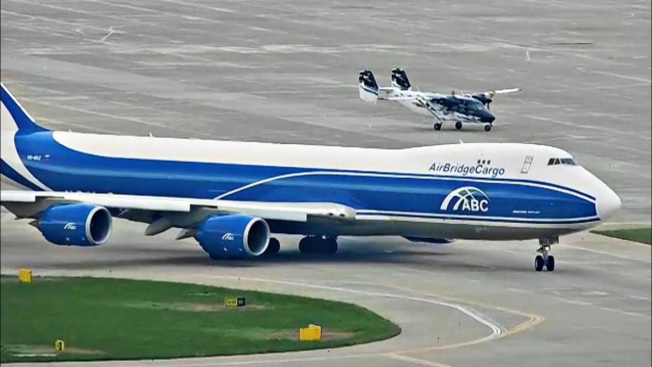 Огромный Боинг 747 и малыш Ан-28 - встреча в Сочи