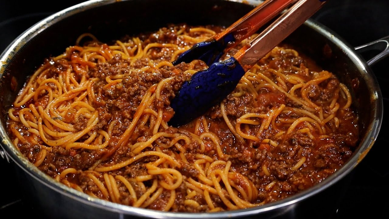The best way to make Spaghetti & Meat Sauce is in one pan. Spaghetti & Meat Sauce Recipe