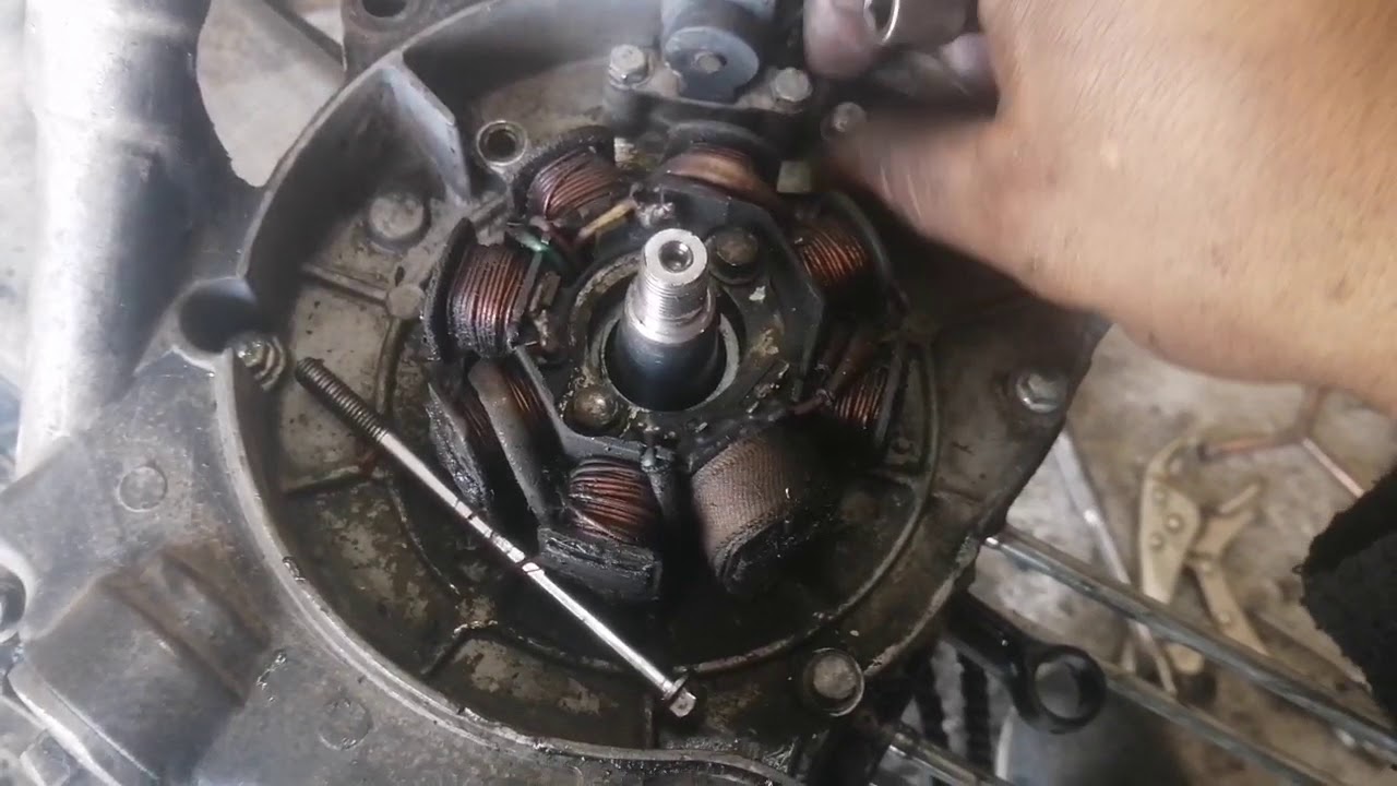 desarmado de motor pt3. quitar magneto, estator y tapa de Carter derecha.