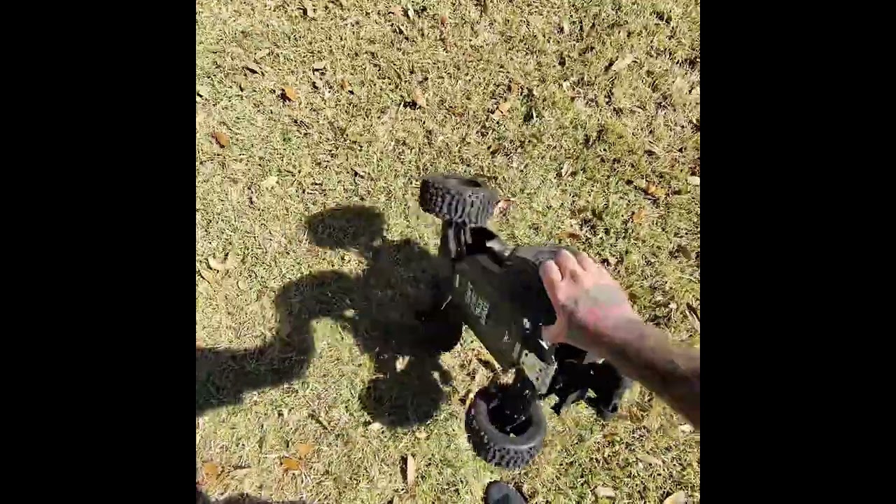 Traxxas sledge & arrma notorious playing around #basher #traxxassledge #arrmanotorious #ovoniclipos