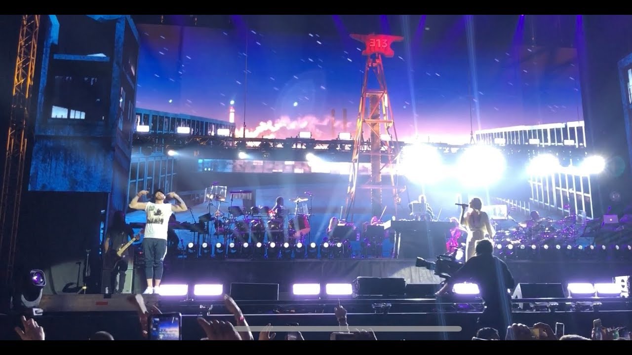 Eminem & Skylar Grey performs Walk On Water, Stan & Love The Way You Lie LIVE IN SWEDEN