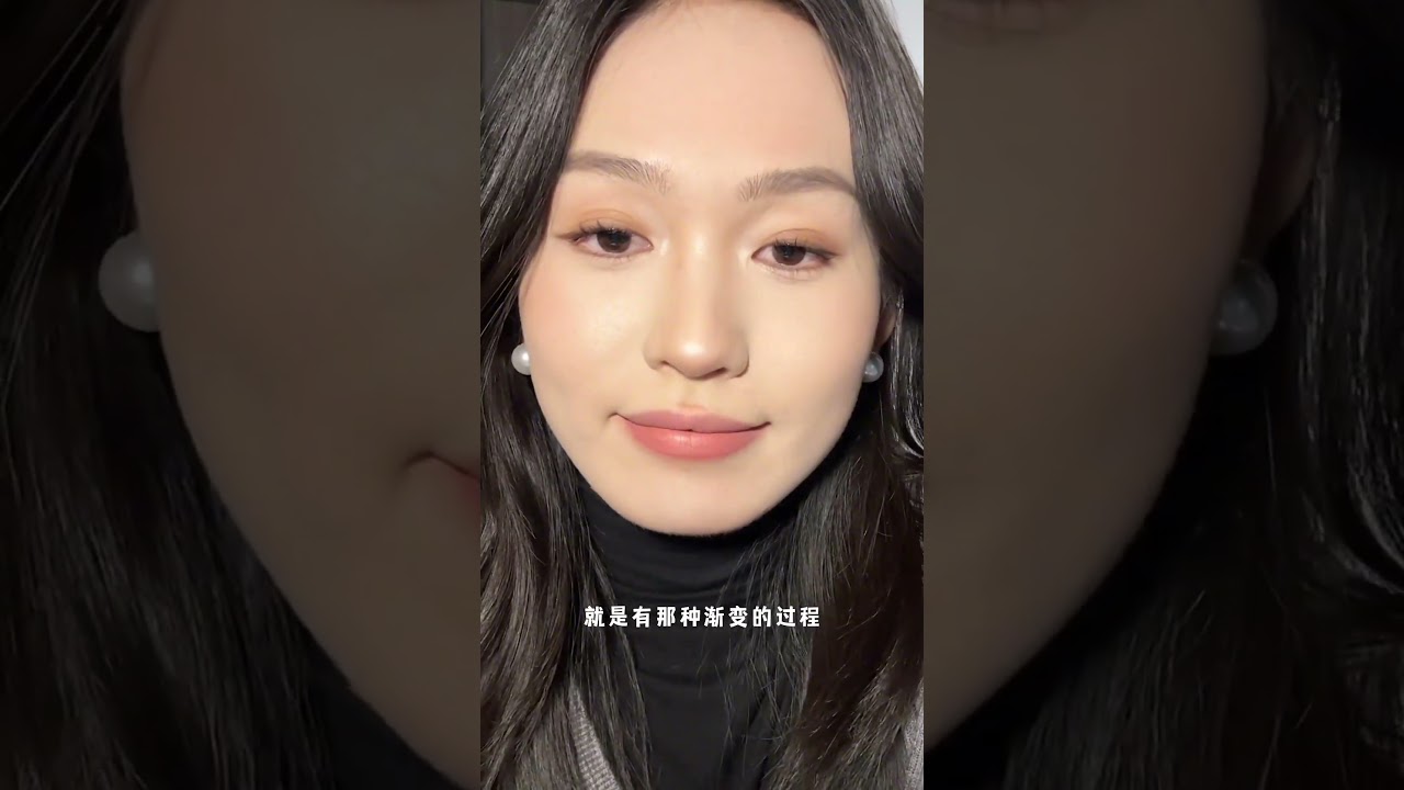 如何涂口红有氛围感！又不显老！#口红涂法 #怎么涂口红才好看 #新手化妆教程 #口红教程 DOU@网络小助手