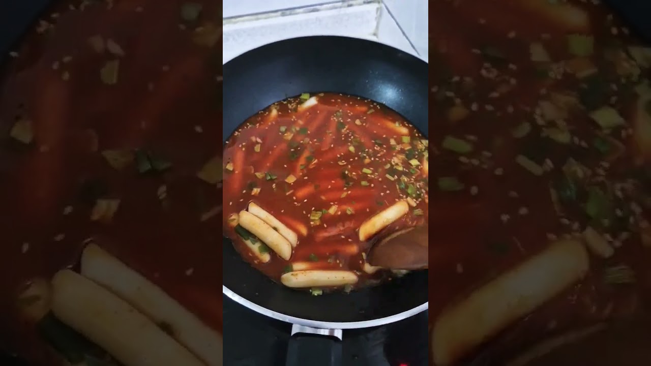 When You're Too Poor to Order From Baemin.... Let's Try No Brand Tteokbokki!🌶