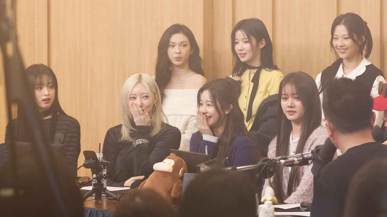 베이비몬스터(BABYMONSTER) RADIO TALK 토크중인 베몬 (CULTWO SHOW) 직캠 | 컬투쇼 • 241112