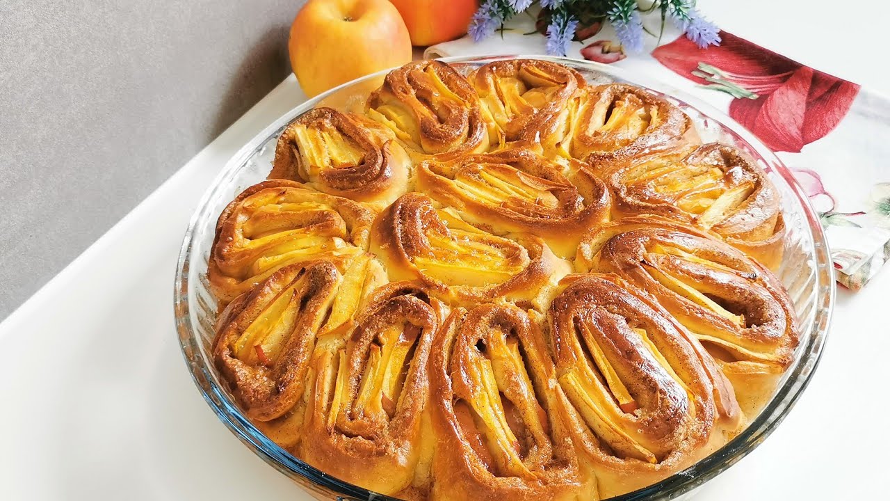 Leckerer Apfel-Zupfkuchen mit fluffigem Hefeteig und Zimt Einfaches Rezept