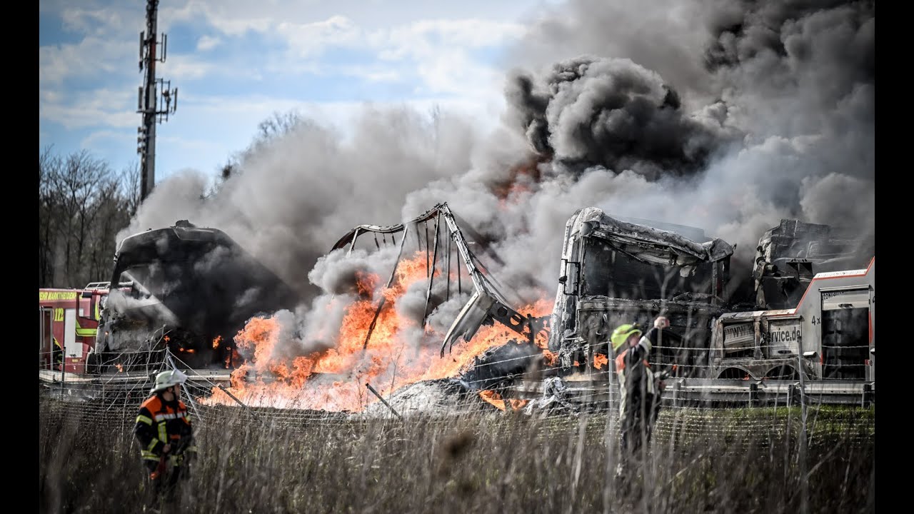 LKW-Brand auf der BAB 3 höhe Helmstadt - 22.03.2023