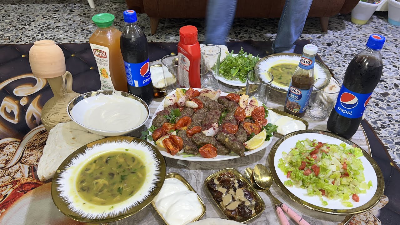 ‏من يقول كباب مشوي بالفرن يطلع يابس وطعم ماكو ويايا الطعم أروع جولة في مطبخ صغير وياه شوربة فطر