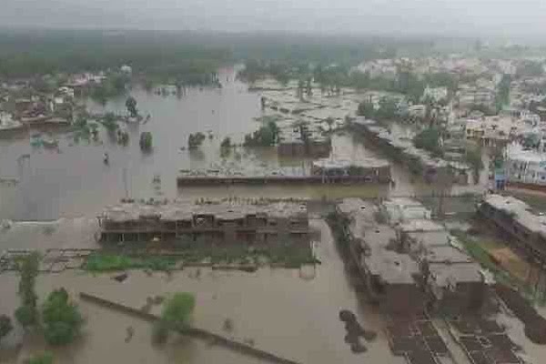 Monsoon rains trigger floods in Madhya Pradesh's Satna