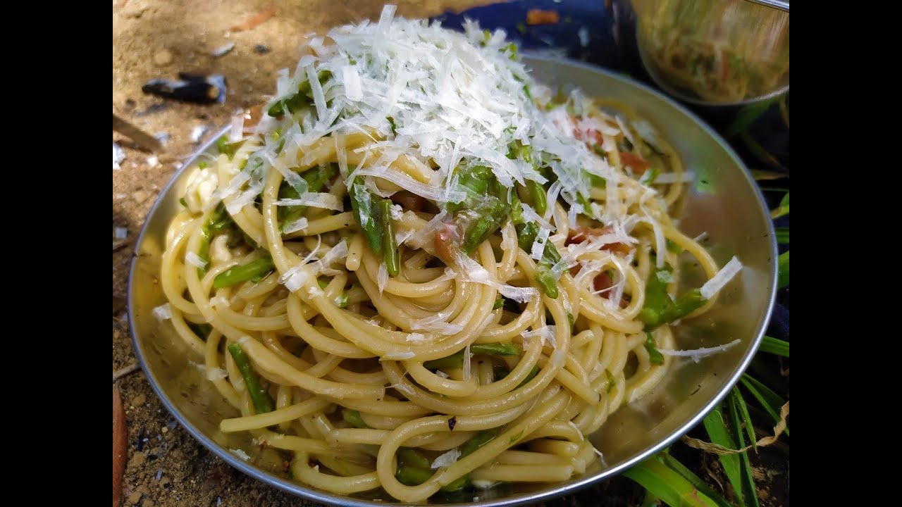 Spaghetti con Asparagi e Guanciale - Cucina da Branco