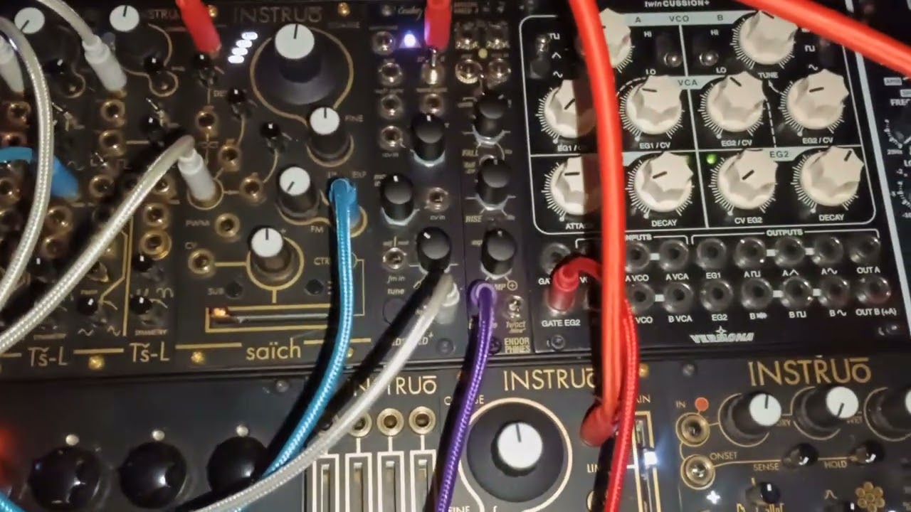 FIRST SOUND I HEAR FROM SYNTH AFTER ADJUSTMENTMODULES NEW PATCH - ANAPODISCO - VENELEA - CASCADED FM