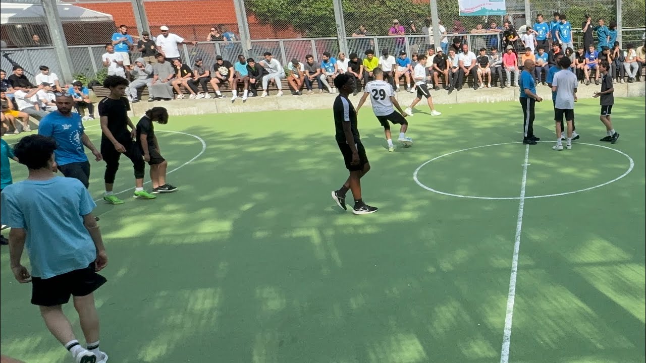 quarter final 2 second match Street SHOOT ANTWERPEN futsal cup